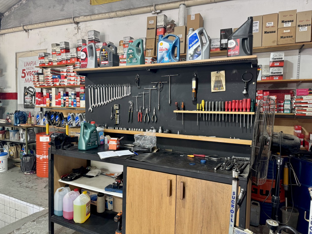 60 e/ 133 y 134 - Lubricentro venta