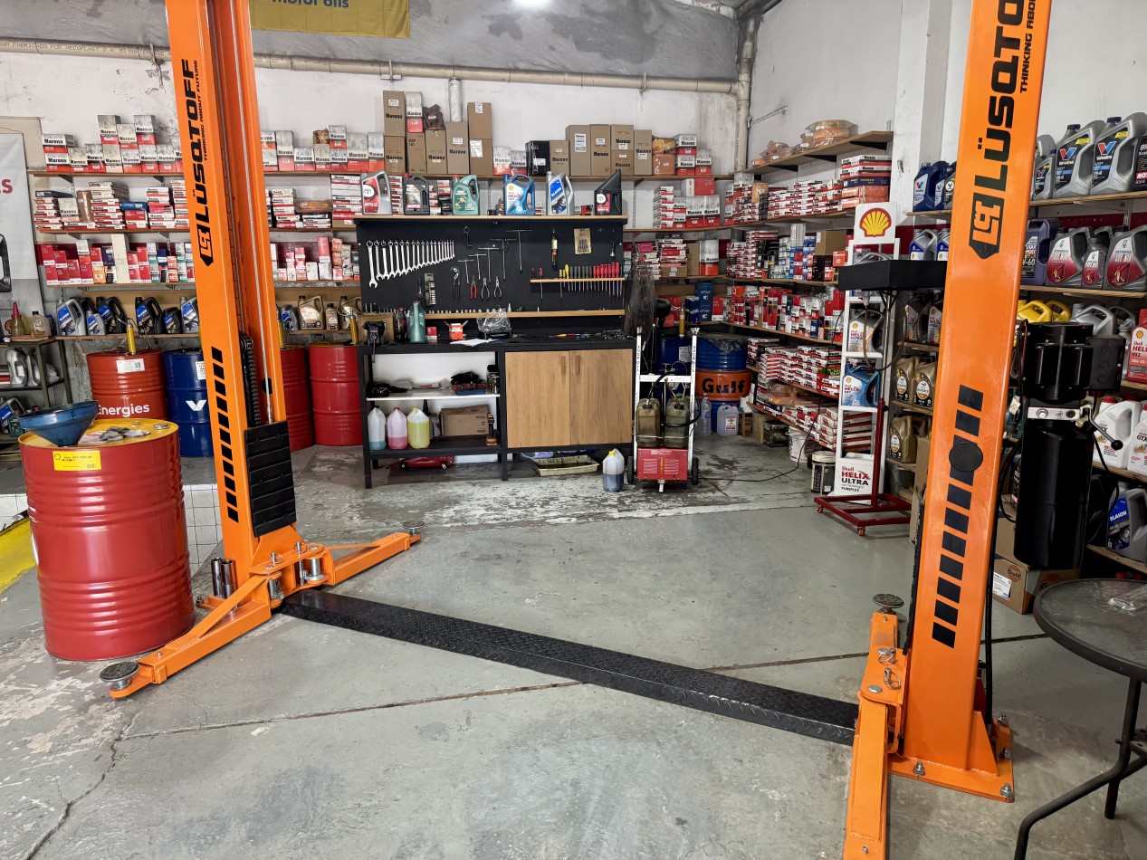 60 e/ 133 y 134 - Lubricentro venta